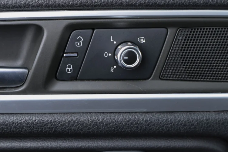 Volkswagen Touareg 16 из 21