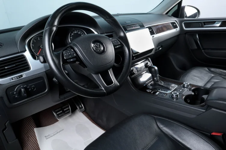 Volkswagen Touareg 7 из 21