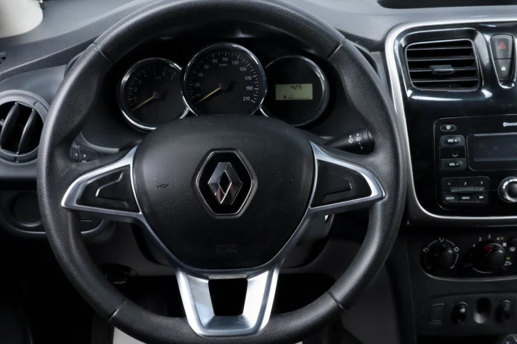 Renault Logan 9 из 13
