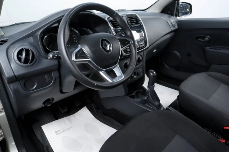 Renault Logan 10 из 13