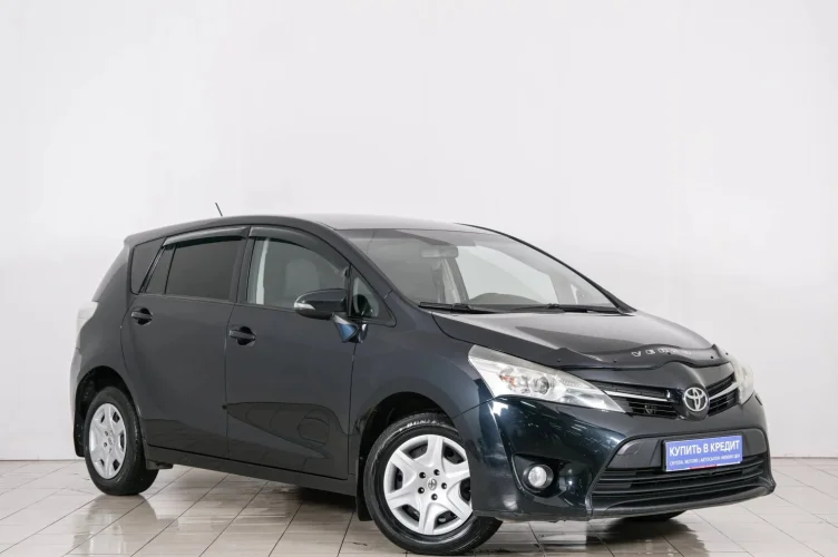 Toyota Verso 1 из 6