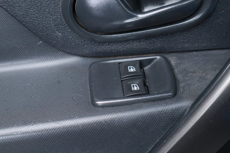 Renault Logan 8 из 16