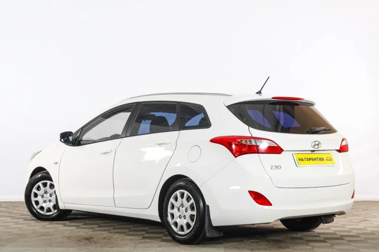 Hyundai i30 4 из 6