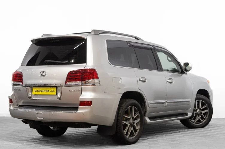 Lexus LX 4 из 6