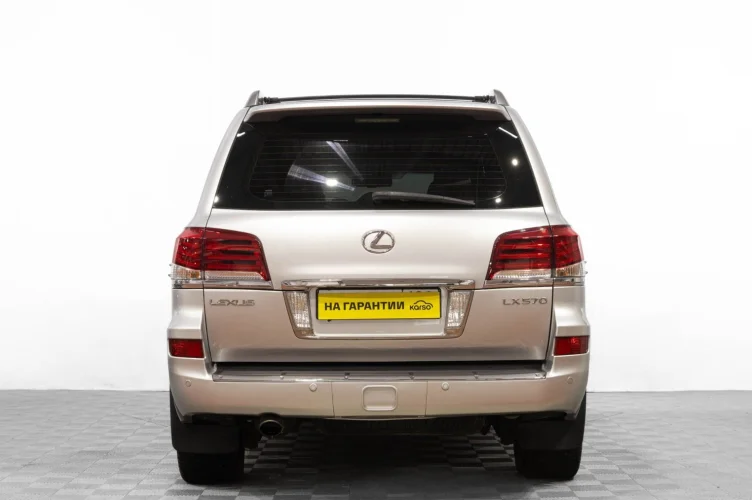 Lexus LX 5 из 6