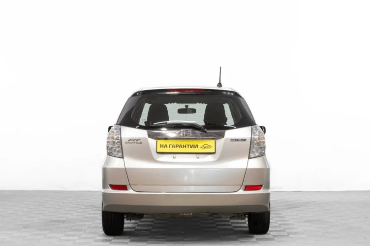 Honda Fit Shuttle 4 из 6