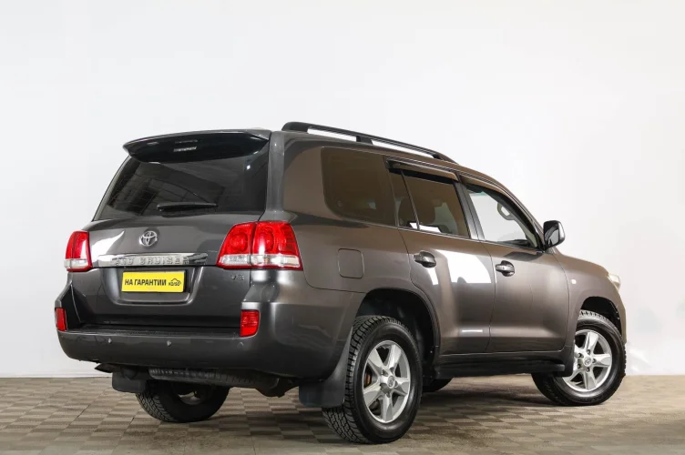 Toyota Land Cruiser 6 из 6