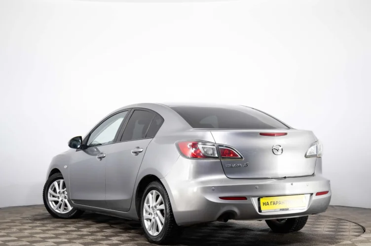 Mazda 3 4 из 6