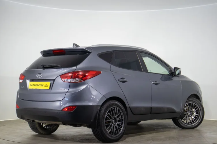 Hyundai ix35 4 из 6