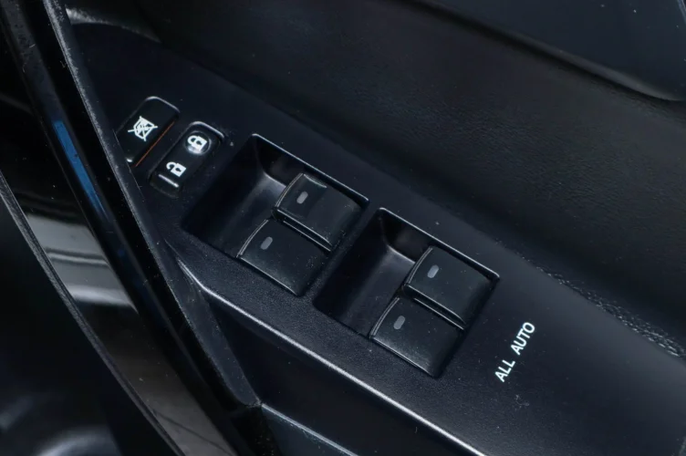 Toyota Auris 8 из 19