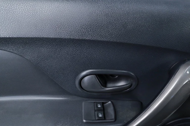 Renault Sandero 7 из 13