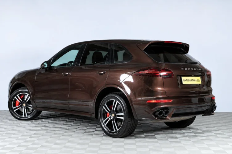 Porsche Cayenne Turbo 4 из 6