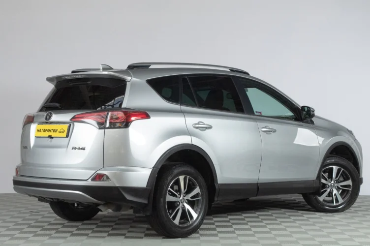 Toyota RAV4 6 из 6