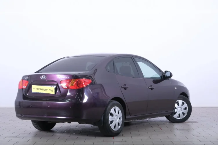 Hyundai Elantra 6 из 6