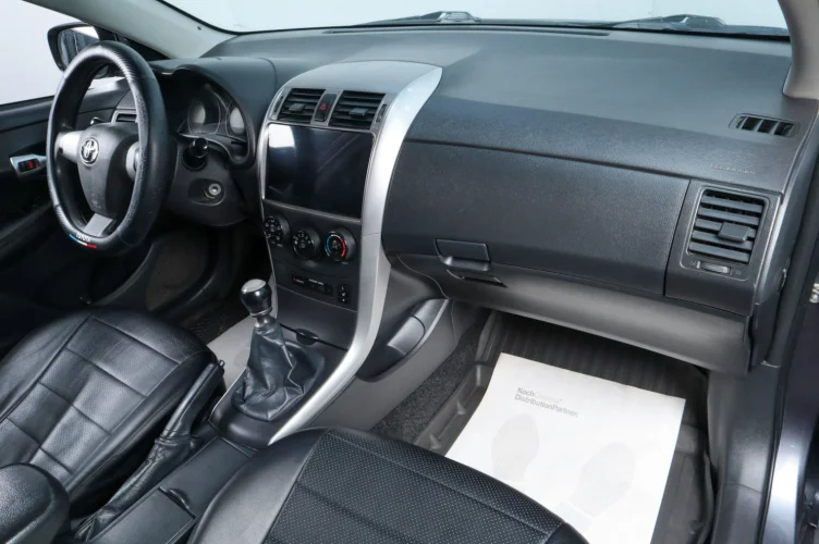 Toyota Corolla 14 из 15