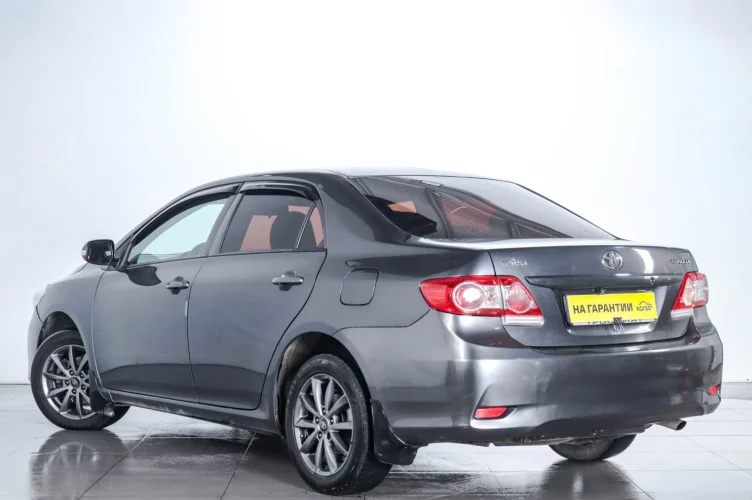Toyota Corolla 4 из 15