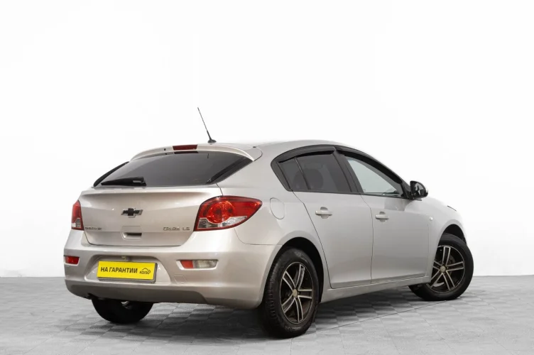 Chevrolet Cruze 4 из 6