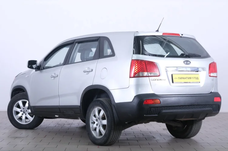 KIA Sorento 4 из 6