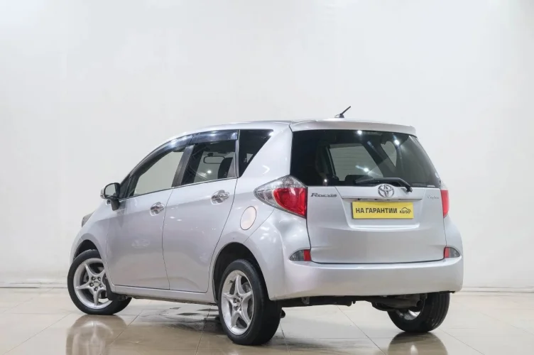 Toyota Ractis 4 из 6