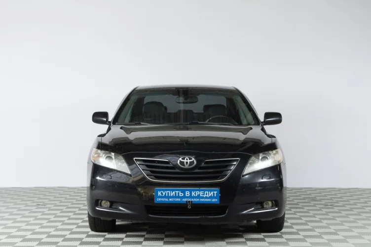 Toyota Camry 2 из 6