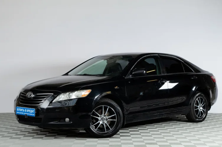 Toyota Camry 3 из 6