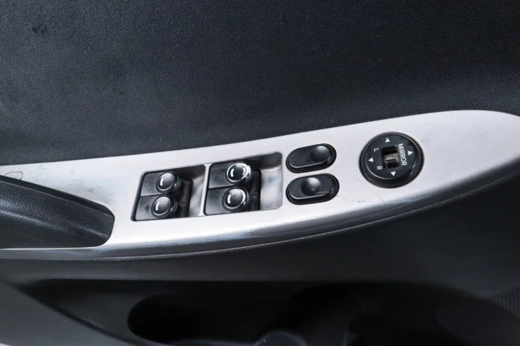 Hyundai Solaris 8 из 17