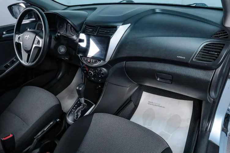 Hyundai Solaris 15 из 16