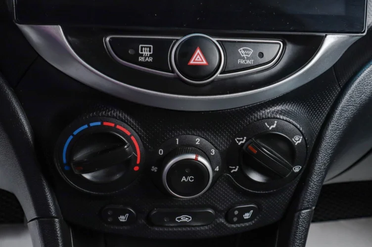 Hyundai Solaris 13 из 16
