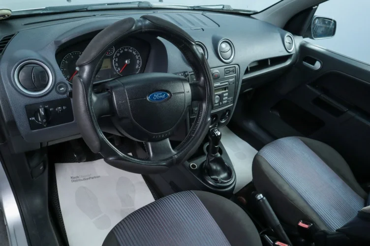 Ford Fusion 5 из 6