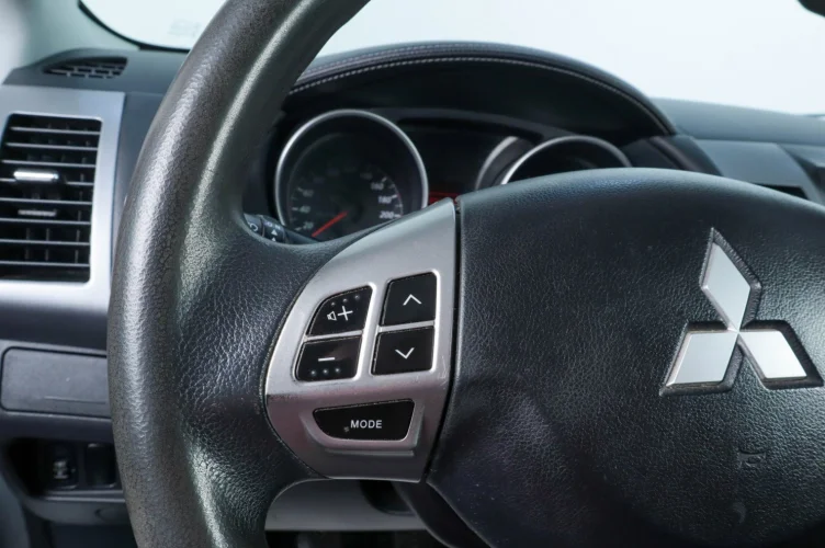Mitsubishi Outlander 10 из 17