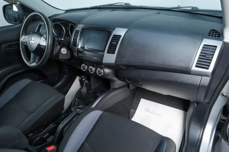Mitsubishi Outlander 16 из 17