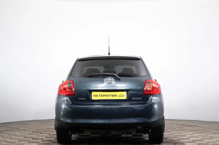 Toyota Auris 5 из 6