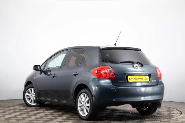 Toyota Auris 4 из 6