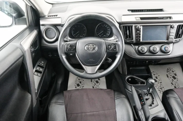 Toyota RAV4 14 из 22