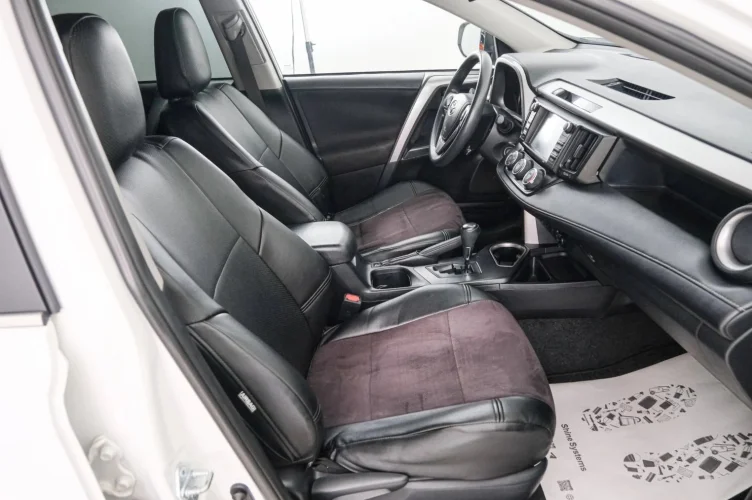 Toyota RAV4 13 из 22
