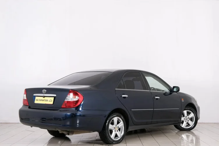 Toyota Camry 6 из 6