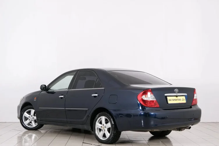 Toyota Camry 4 из 6