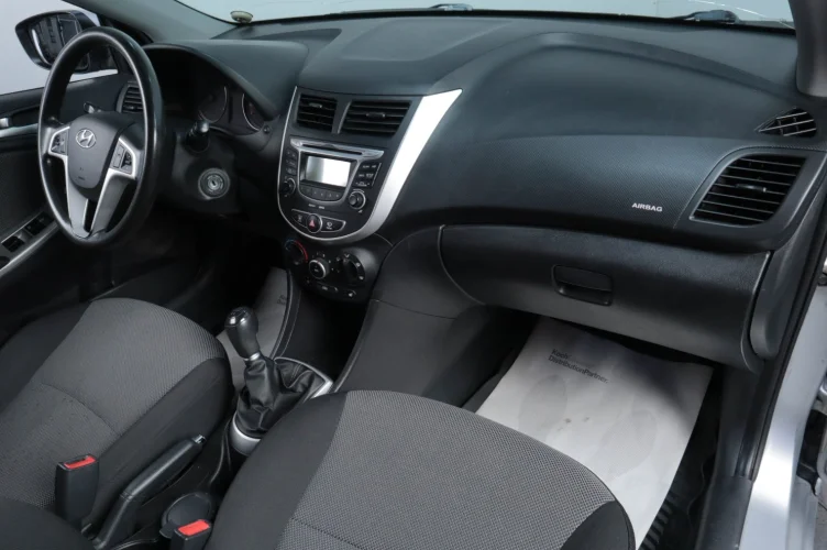 Hyundai Solaris 15 из 16