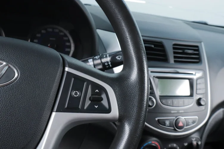 Hyundai Solaris 11 из 16