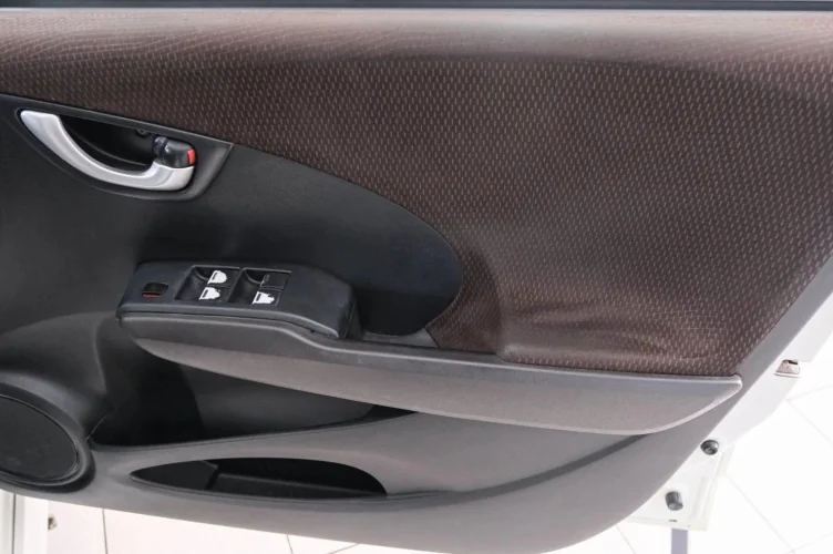 Honda Fit Shuttle 2 из 20