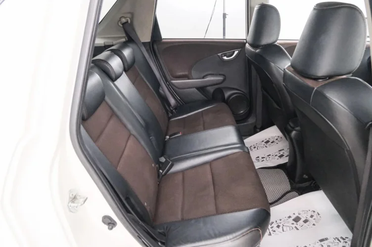 Honda Fit Shuttle 10 из 20