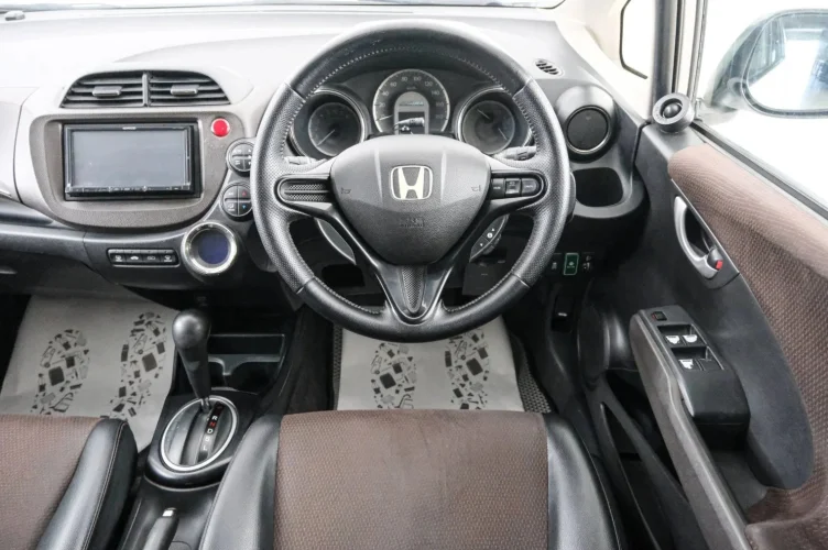 Honda Fit Shuttle 18 из 20