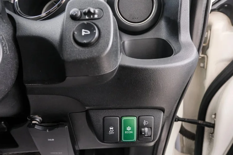 Honda Fit Shuttle 3 из 20