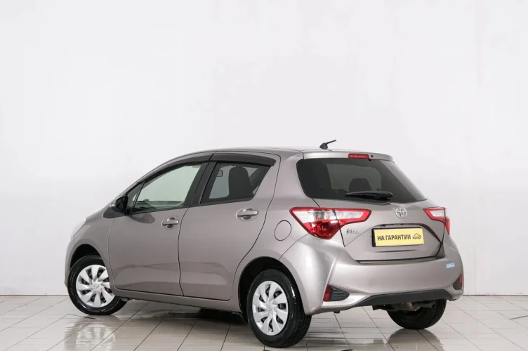 Toyota Vitz 4 из 6