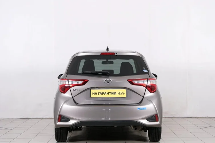 Toyota Vitz 5 из 6