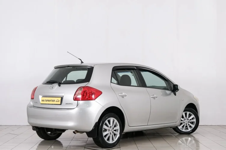 Toyota Auris 6 из 6