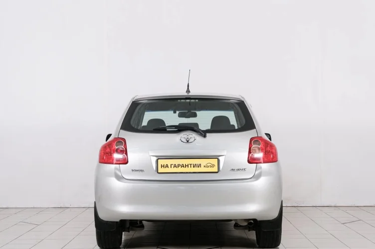 Toyota Auris 5 из 6
