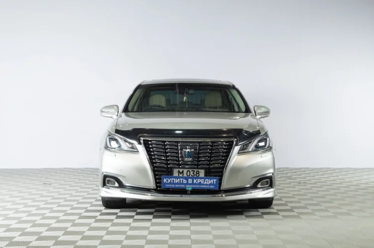 Toyota Crown 2 из 6