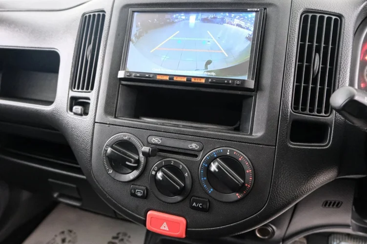 Nissan AD 15 из 20