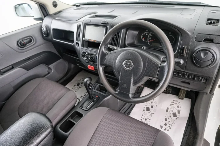 Nissan AD 8 из 20